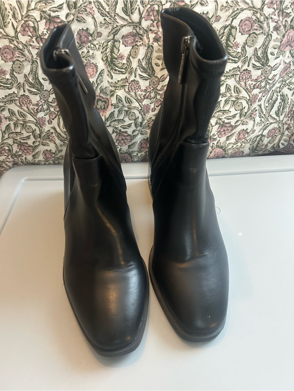 Black heeled boots